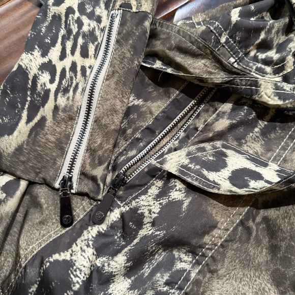 Beautiful Vince Camuto leopard animal Print Hooded trench coat lightweight - Picture 8 of 9